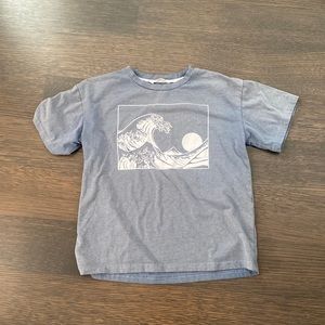 ROMWE SMALL BLUE OCEAN THEMED GRAPHIC TEE SHIRT